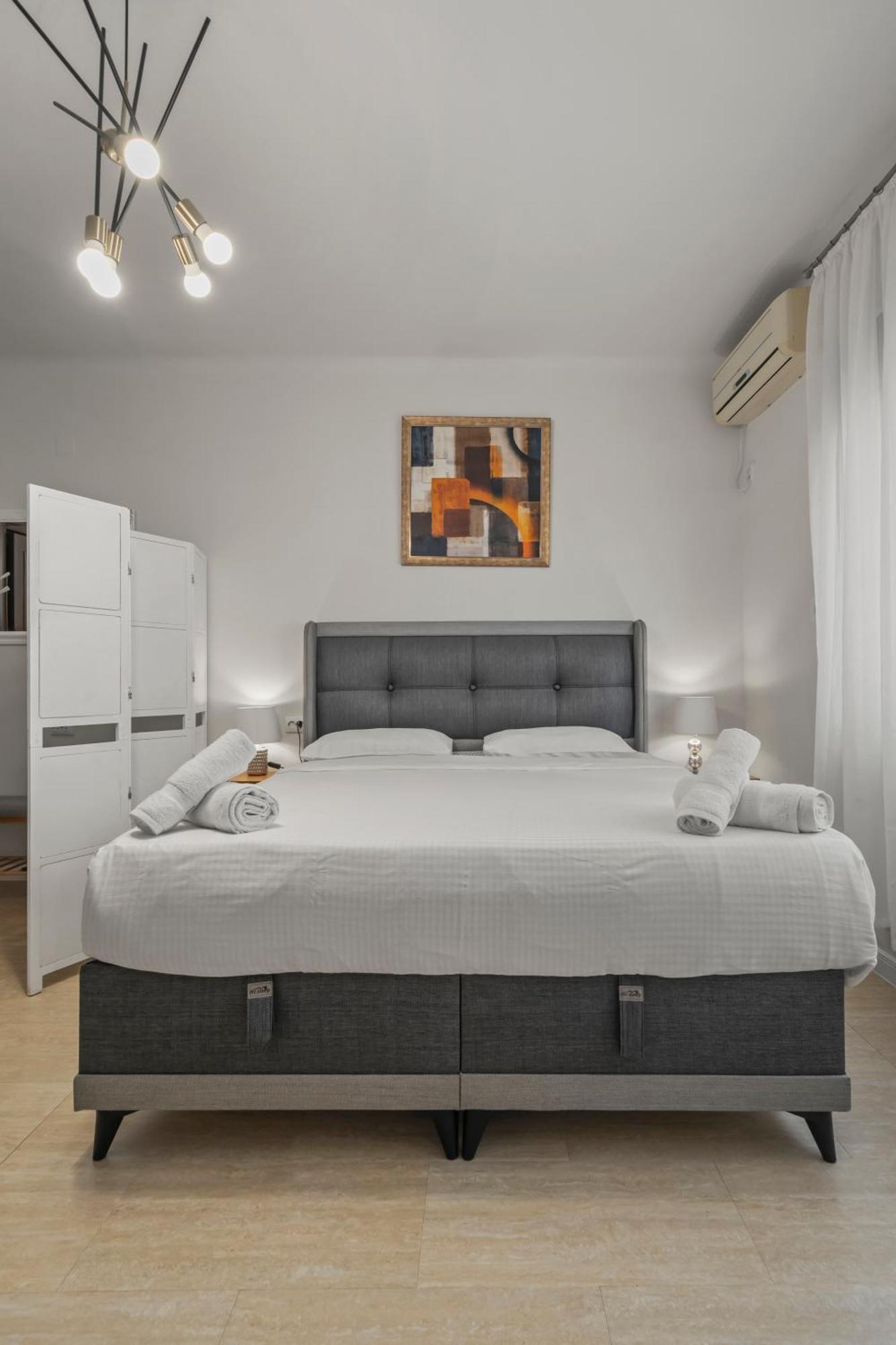 Upscale Studio, Walking Distance From The Old Town Bukareszt Zewnętrze zdjęcie